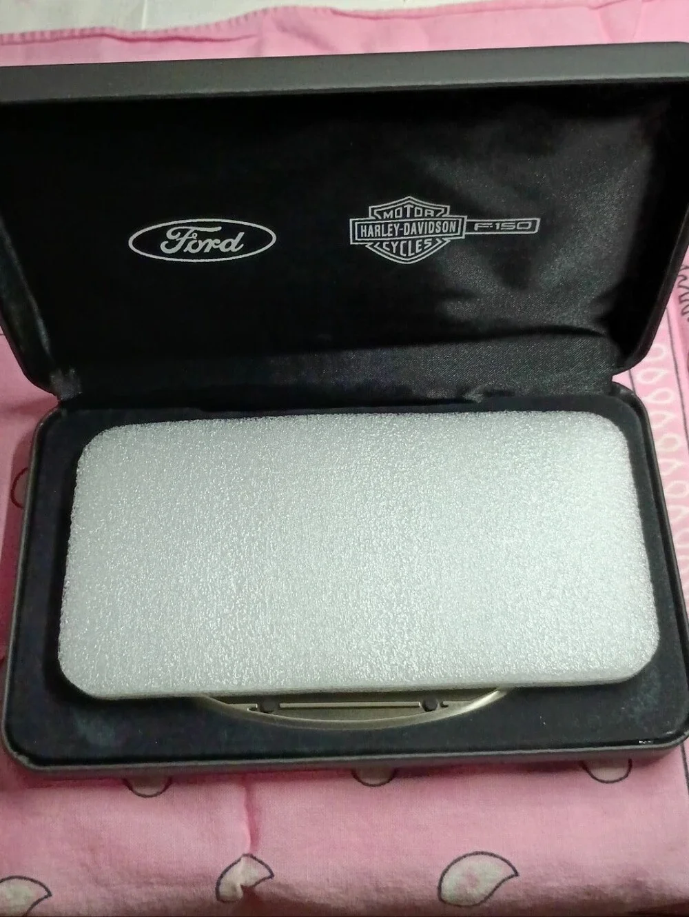 Harley-Davidson Motorcycles/Ford F-150 Dash Emblem and Keychain Set